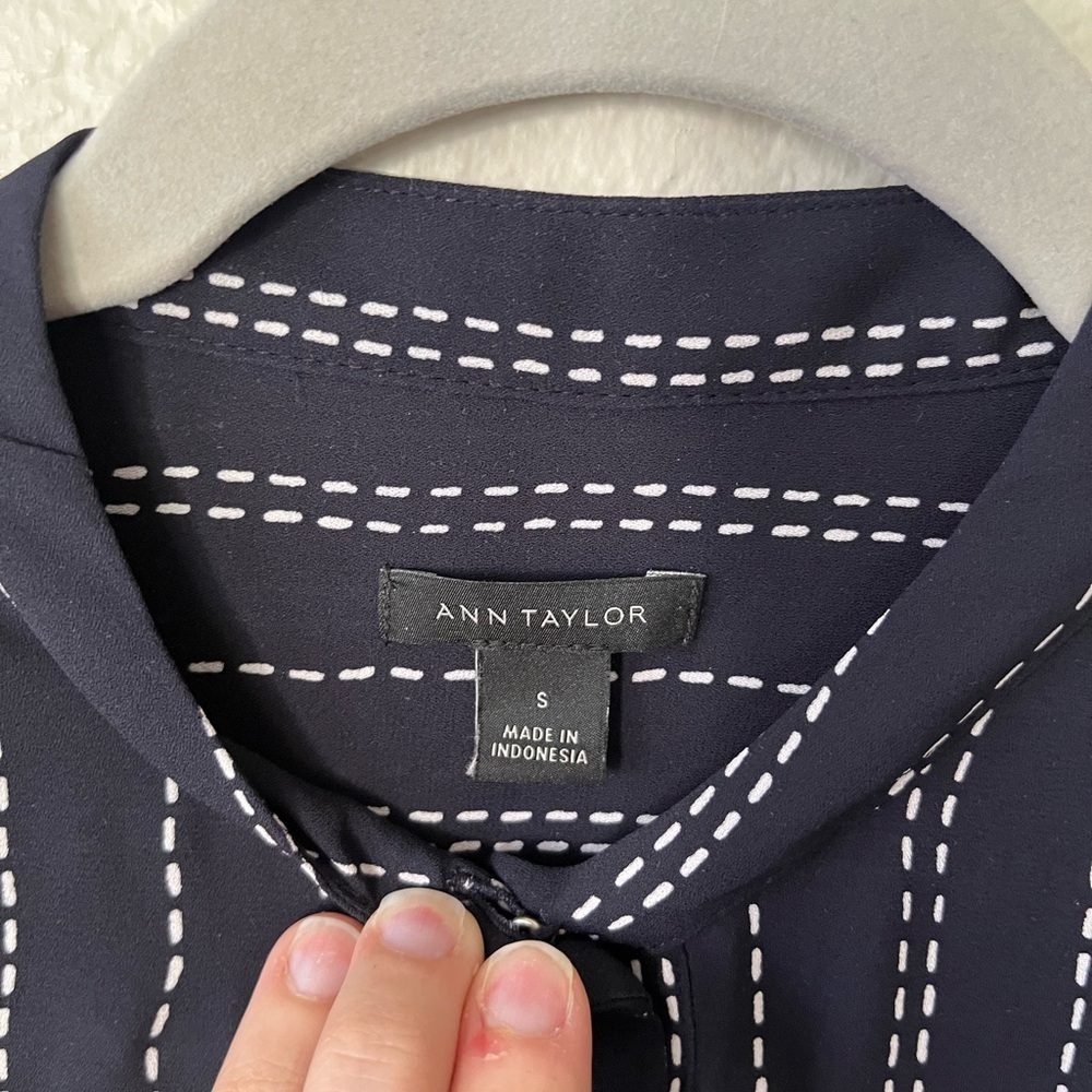 Ann Taylor Navy Button Down White Stitching Blouse Women's Size S - Picture 9 of 16